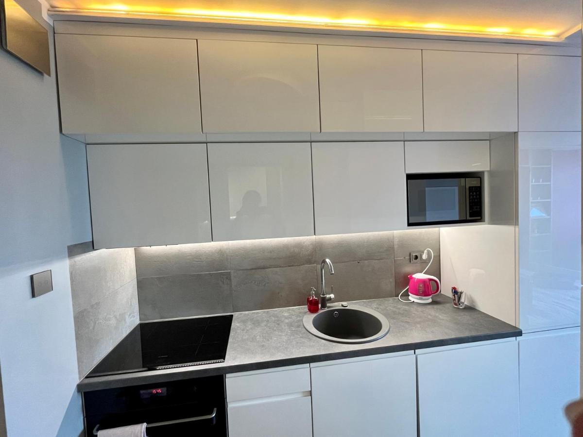 -- View City Center Pink -- Apartment Варшава Екстериор снимка
