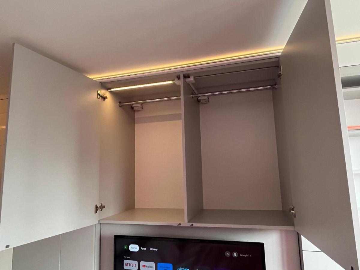 -- View City Center Pink -- Apartment Варшава Екстериор снимка